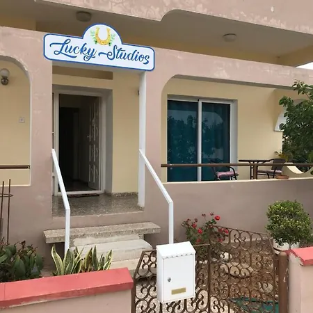 アパート Lucky 5 パラリムニ